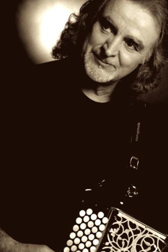 Roland Romanelli (900 x 1334)