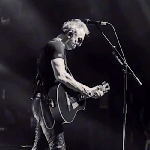 Notre KAP entre les mains de Michel Ayme, sur la tournée de Florent Pagny
